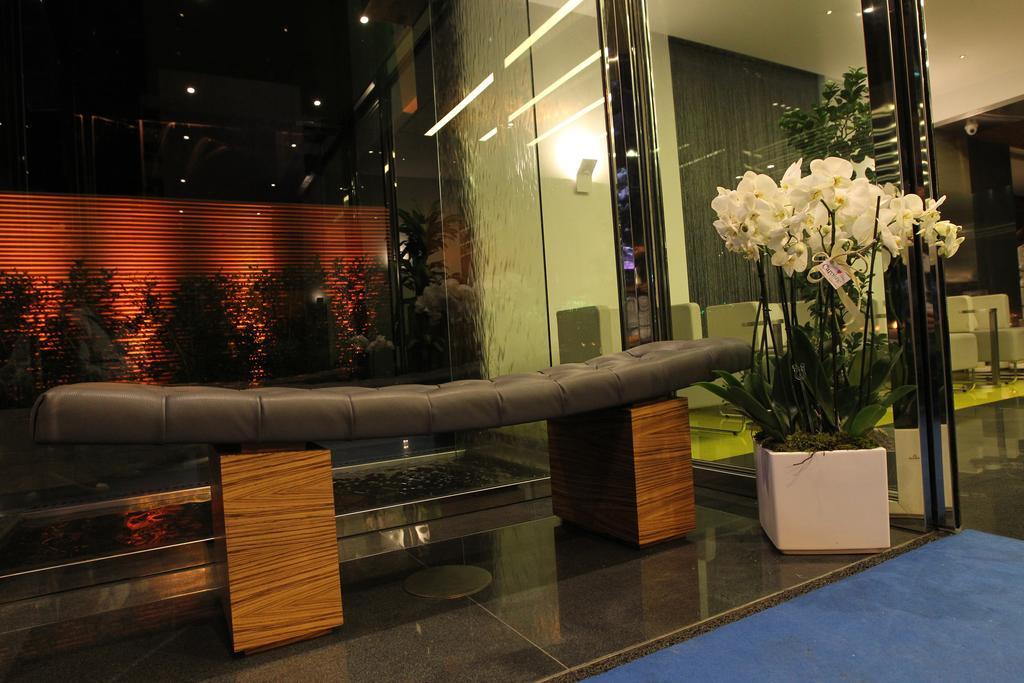 Warwick Stone 55 Hotel Beirut Exterior foto